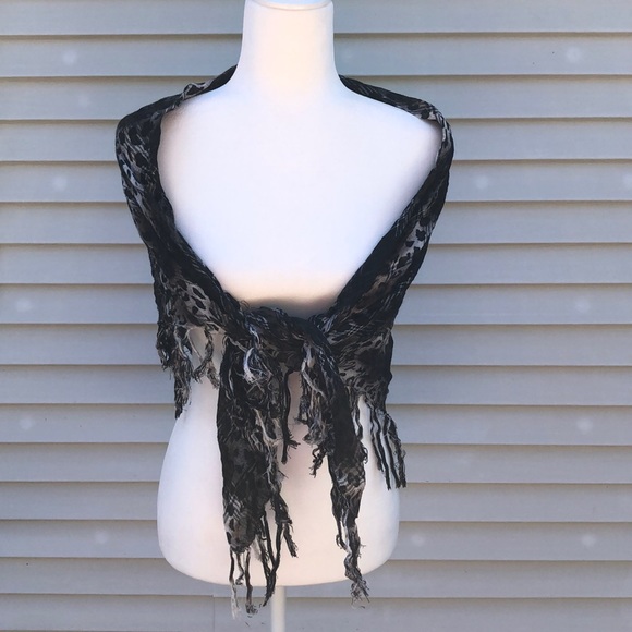 Cheetah leopard animal print fringe scarf - Picture 2 of 3